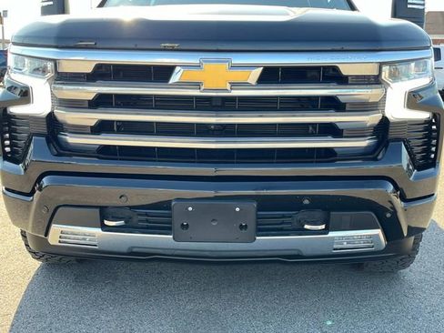 Certified 2024 Chevrolet Silverado 1500 High Country w/ High Country Premium Package AWD/4WD image 10
