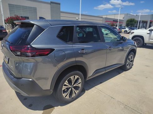 Used 2023 Nissan Rogue SV FWD image 12
