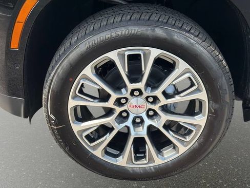 New 2026 GMC Yukon XL Denali w/ Denali Reserve Package AWD/4WD image 10
