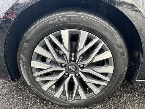 Certified 2024 Nissan Altima 2.5 SV image 9