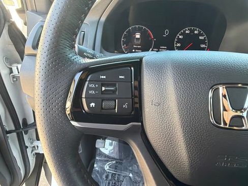 Used 2025 Honda Ridgeline Black Edition image 31