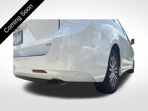 Used 2019 Toyota Sienna XLE w/ XLE Navigation Package FWD image 12