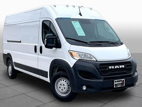 Used 2025 RAM ProMaster 2500 w/ Convenience Group FWD image 3