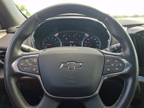 Used 2023 Chevrolet Traverse RS AWD/4WD image 21