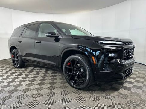 Used 2024 Chevrolet Traverse RS image 2