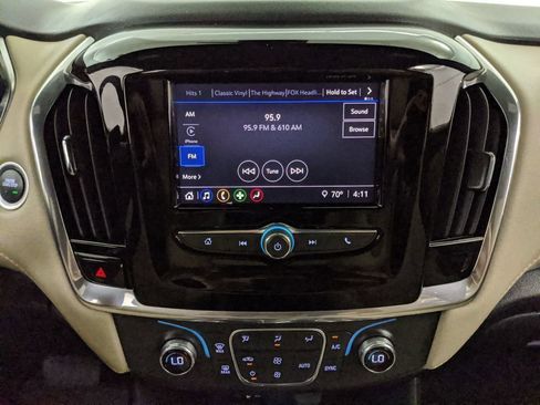 Used 2023 Chevrolet Traverse LS FWD image 8