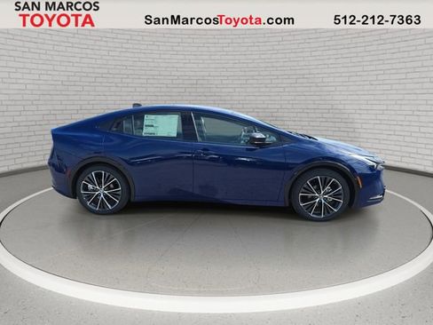 New 2026 Toyota Prius XLE FWD image 4