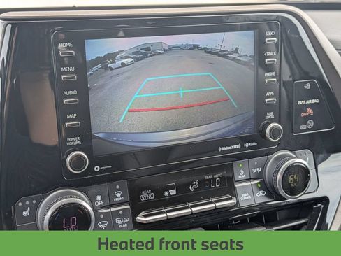 Used 2022 Toyota Highlander XLE FWD image 24