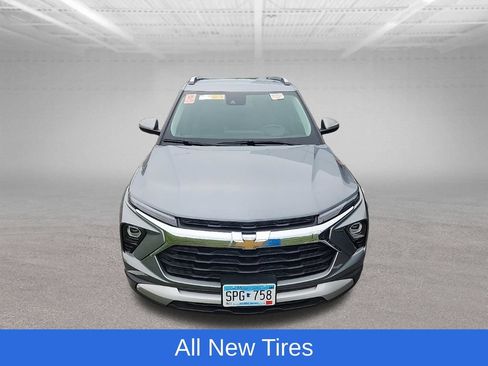 Used 2024 Chevrolet TrailBlazer LT w/ LT Cold Weather Package FWD image 9