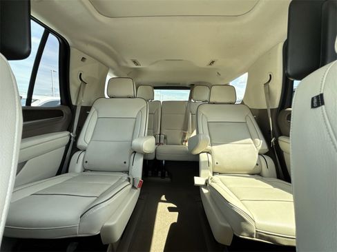 Used 2021 GMC Yukon Denali w/ Denali Premium Package image 13