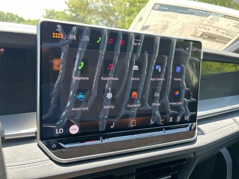 New 2026 Volkswagen Tiguan SE R-Line AWD/4WD image 34