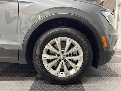 Used 2019 Volkswagen Tiguan SE w/ 3rd Row Seat Package AWD/4WD image 5