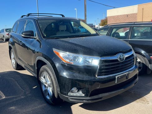 Used 2016 Toyota Highlander Limited image 2