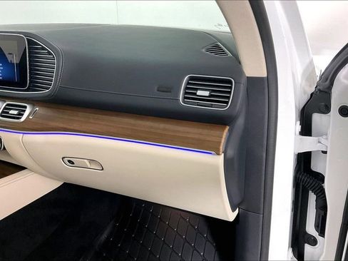 Used 2026 Mercedes-Benz GLS 450 4MATIC image 14