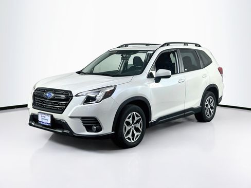 Used 2023 Subaru Forester Premium AWD/4WD image 1