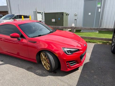 Used 2017 Subaru BRZ Premium RWD image 2