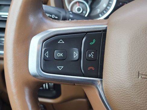 Used 2019 RAM 1500 Laramie AWD/4WD image 16