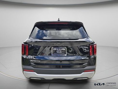 Certified 2026 Kia Sorento LX FWD image 6