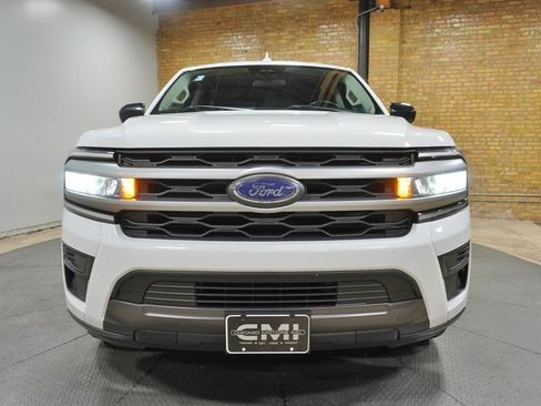 Used 2024 Ford Expedition XL AWD/4WD image 4