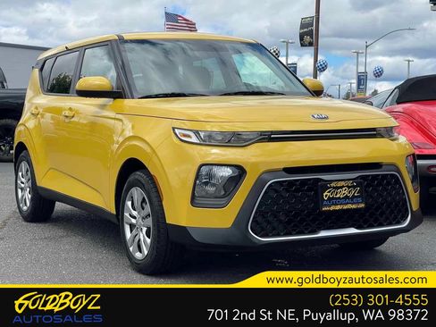 Used 2020 Kia Soul LX FWD image 2