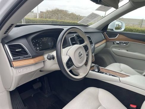 Used 2022 Volvo XC90 T8 Inscription Expression w/ Climate Package AWD/4WD image 10
