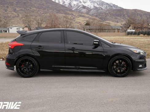 Used 2018 Ford Focus ST w/ Equipment Group 401A image 12