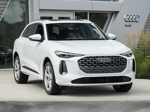 New 2025 Audi Q5 Premium Plus image 2