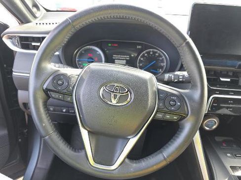 Used 2022 Toyota Venza Limited AWD/4WD image 11