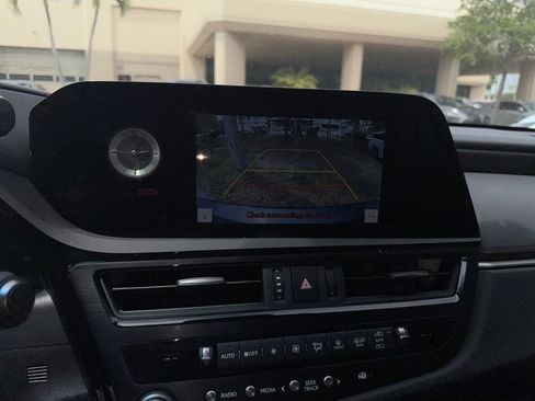 Used 2025 Lexus ES 350 w/ Premium Package FWD image 17