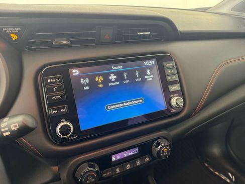 Used 2024 Nissan Kicks SR image 13