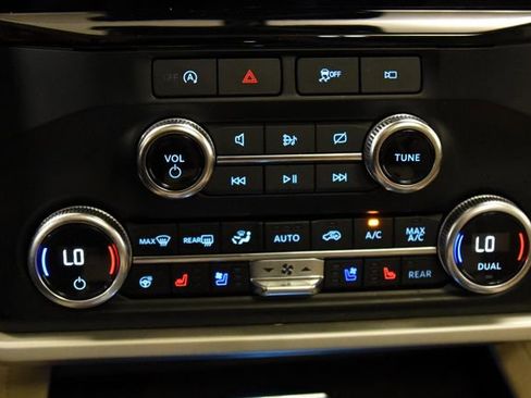 Used 2024 Ford Expedition Limited AWD/4WD image 21