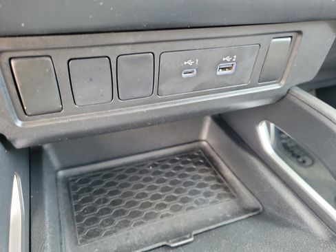 Used 2022 Nissan Frontier SV image 32