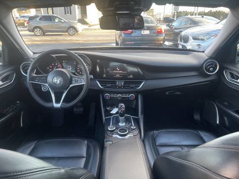 Used 2018 Alfa Romeo Giulia AWD image 22