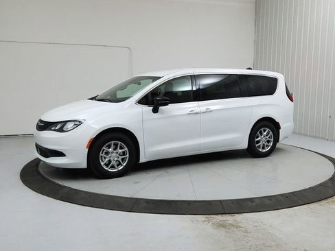 New 2026 Chrysler Voyager LX image 3