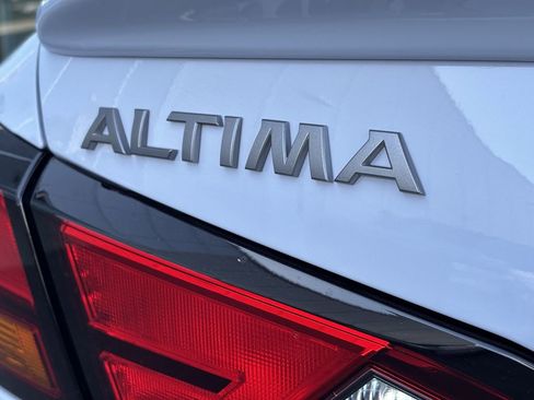New 2026 Nissan Altima 2.5 SR FWD image 10