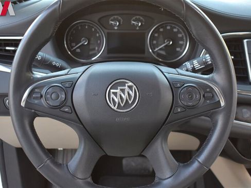 Used 2018 Buick Enclave Essence AWD/4WD image 13