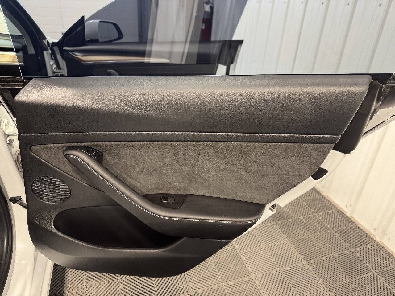 Used 2021 Tesla Model 3 Standard Range RWD image 18