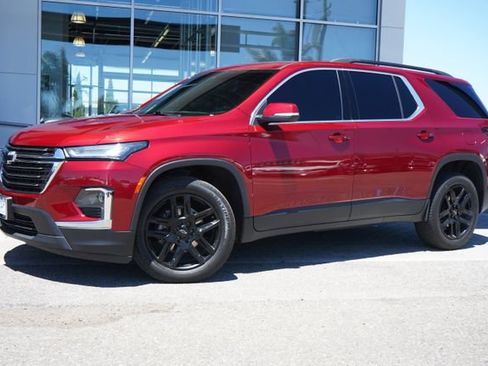 Used 2023 Chevrolet Traverse LT FWD image 4