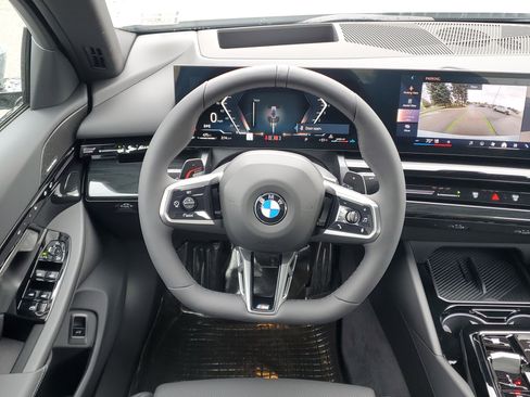 New 2026 BMW 530i xDrive w/ M Sport Package AWD/4WD image 22