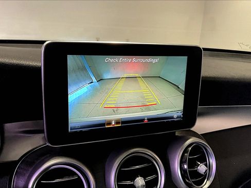Used 2018 Mercedes-Benz GLC 300 4MATIC w/ Multimedia Package image 15