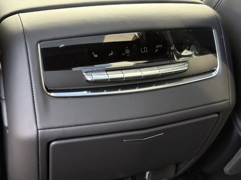 New 2026 Cadillac Escalade ESV Platinum Sport w/ LPO, ONYX Package image 10