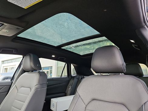 New 2026 Volkswagen Atlas Cross Sport SEL R-Line image 14