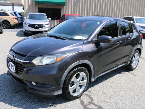 Used 2017 Honda HR-V EX image 1