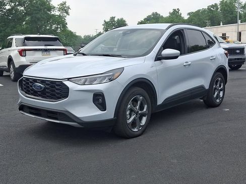 Certified 2025 Ford Escape ST-Line Select AWD/4WD image 6