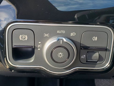 Used 2023 Mercedes-Benz CLA 250 4MATIC image 20