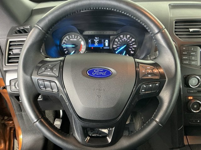 Used 2017 Ford Explorer XLT AWD/4WD image 17