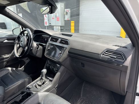 Used 2019 Volkswagen Tiguan SEL Premium R-Line AWD/4WD image 6