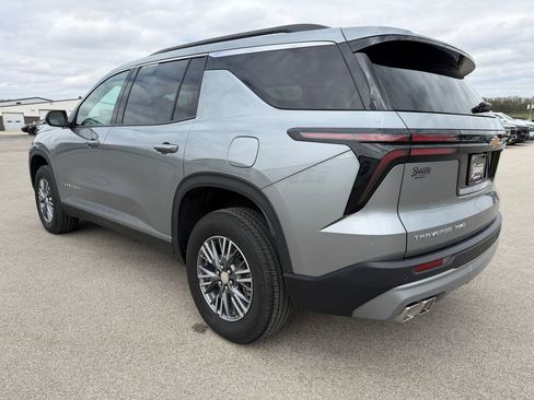 Used 2026 Chevrolet Traverse LT AWD/4WD image 7