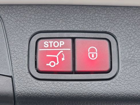 New 2026 Mercedes-Benz GLB 250 4MATIC image 21