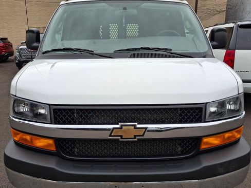 Used 2025 Chevrolet Express 2500 w/ Driver Convenience Package RWD image 2